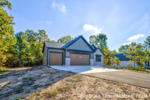 324 Hazelwood Ct Muskegon, MI 49442